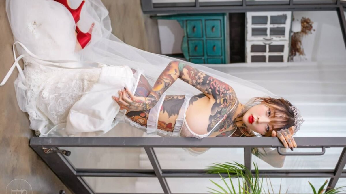 Tattooed teen anal sex