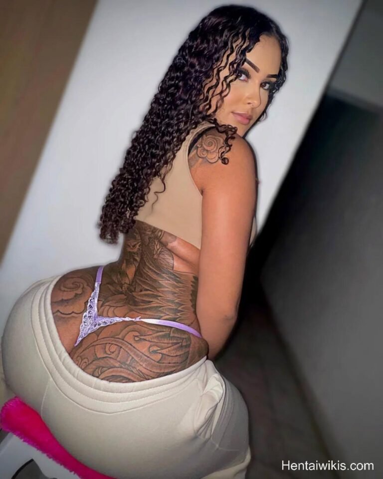 XXX Cacheada cavala com a bunda grande gostosa! Rabuda cacheada empinando rabão (3)